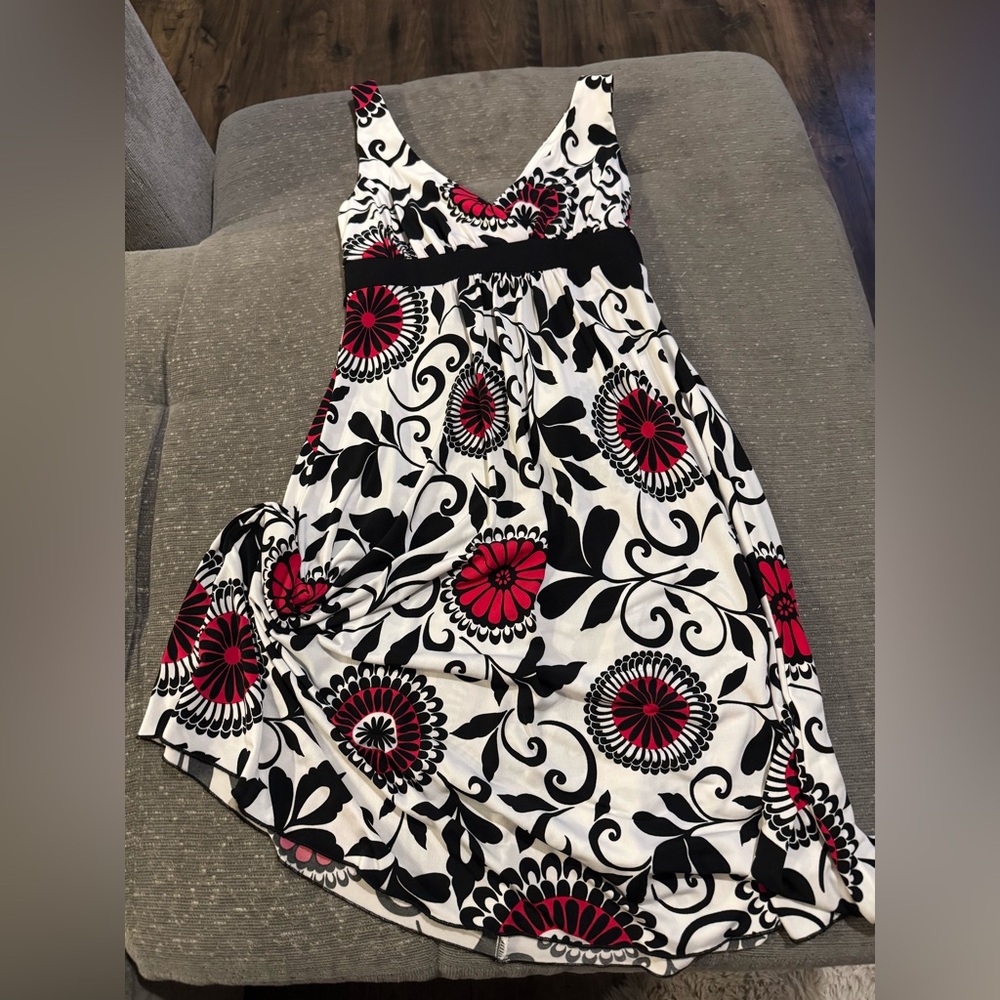 Ricki's White Dress with Bold Red Abstract Pattern